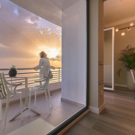 Iconic Salonica Suite Seafront Buitenkant foto