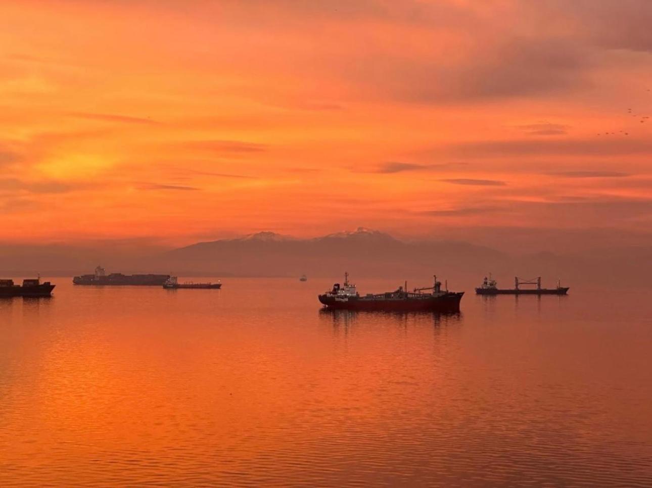 Iconic Salonica Suite Seafront Buitenkant foto