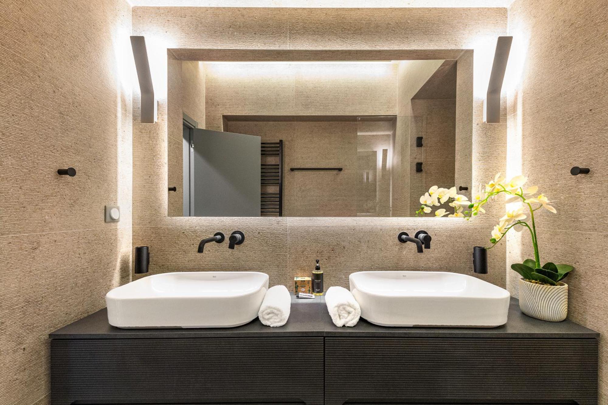 Iconic Salonica Suite Seafront Buitenkant foto
