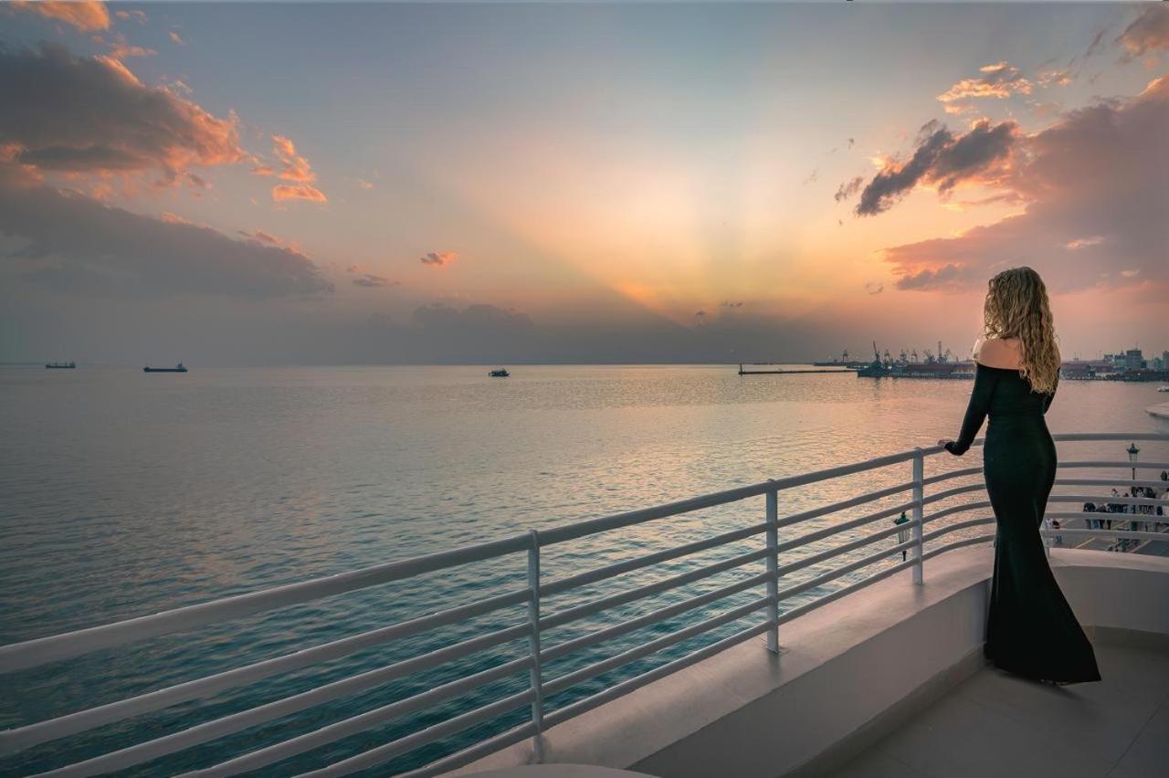 Iconic Salonica Suite Seafront Buitenkant foto